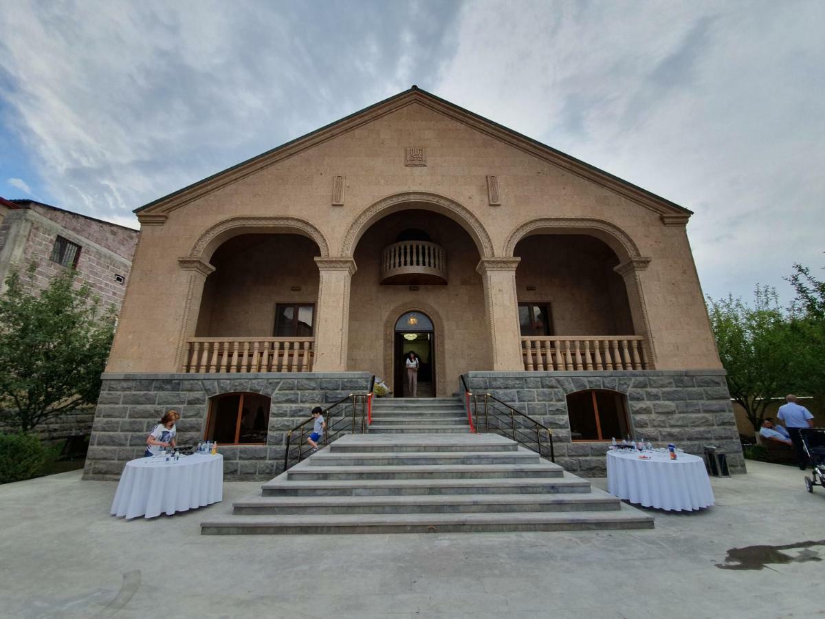 Royal Palace Hotel Vanadzor Esterno foto