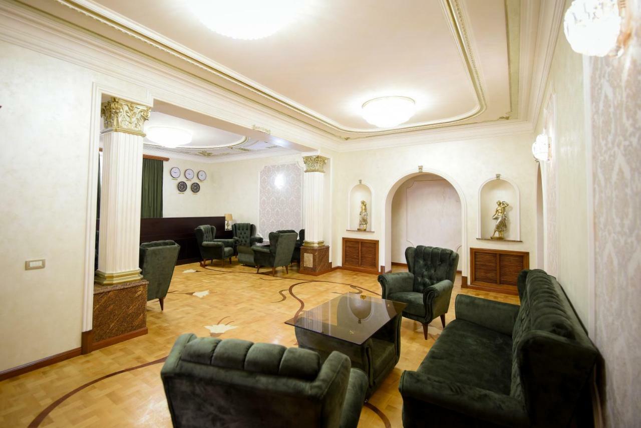 Royal Palace Hotel Vanadzor Esterno foto