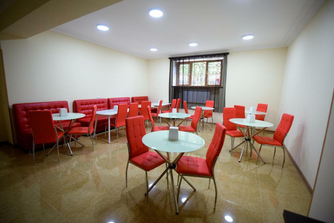 Royal Palace Hotel Vanadzor Esterno foto