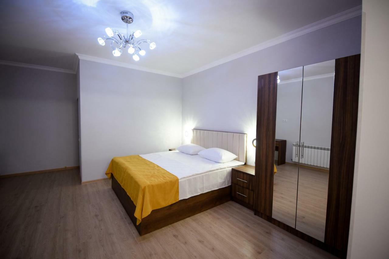 Royal Palace Hotel Vanadzor Esterno foto