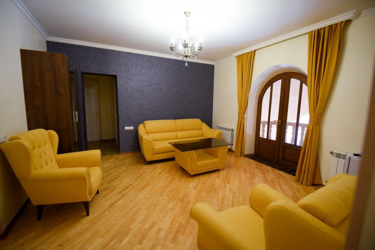 Royal Palace Hotel Vanadzor Esterno foto