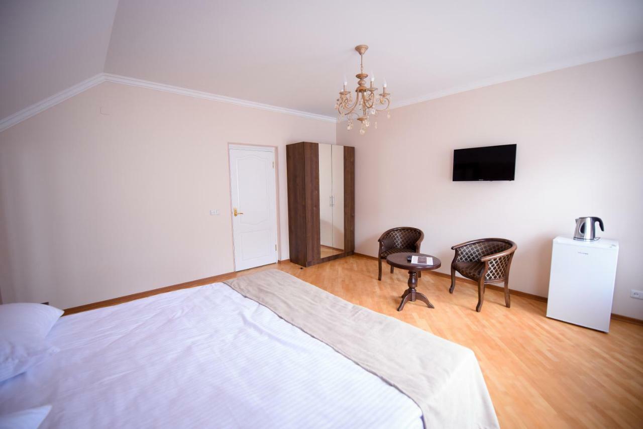 Royal Palace Hotel Vanadzor Esterno foto