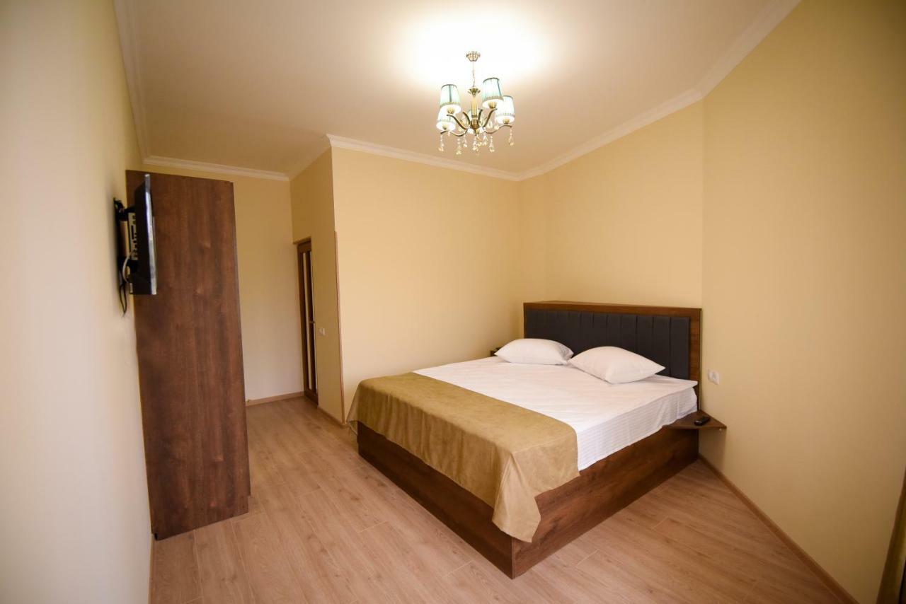 Royal Palace Hotel Vanadzor Esterno foto