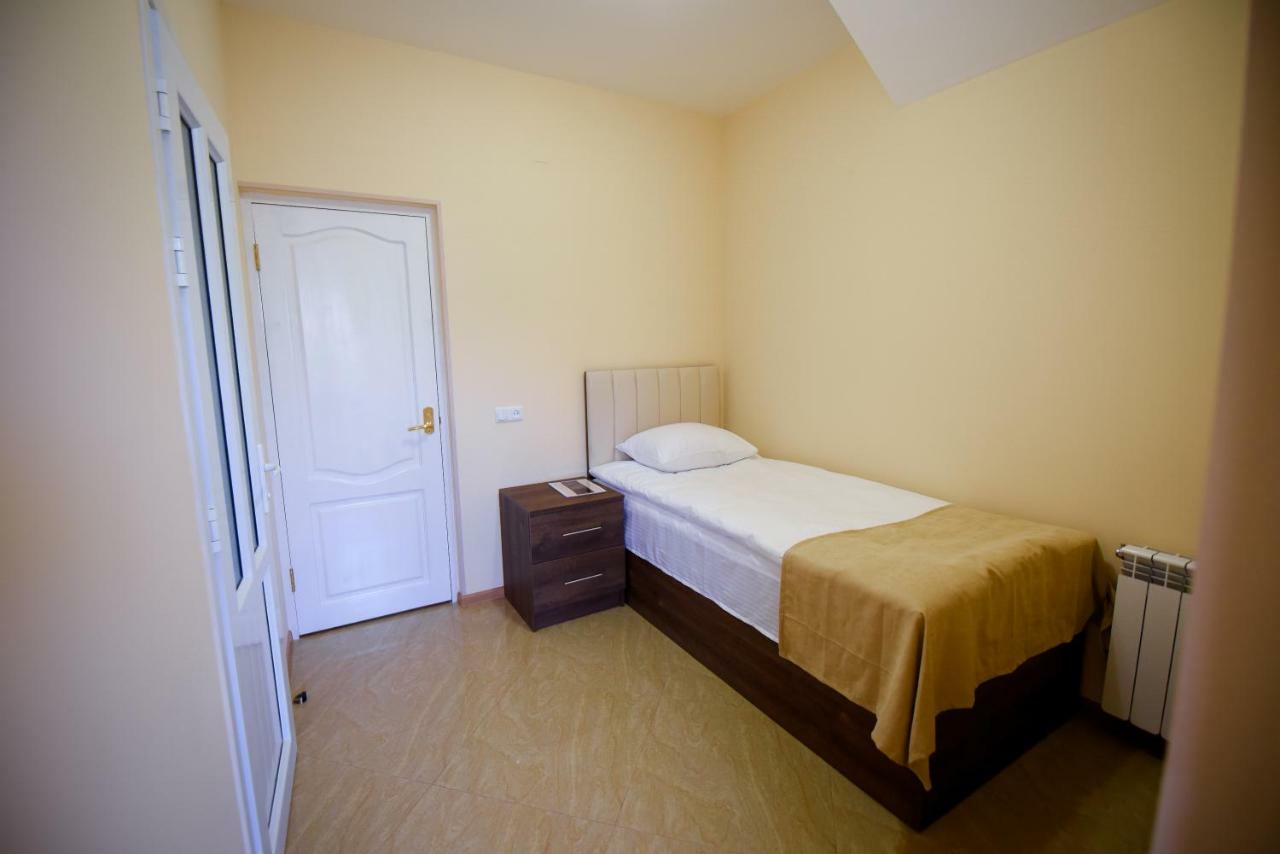 Royal Palace Hotel Vanadzor Esterno foto