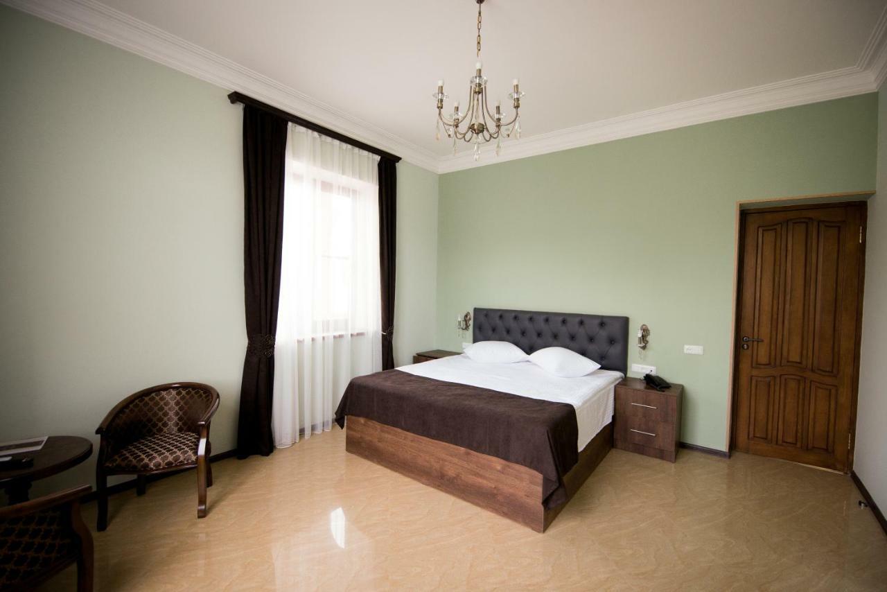 Royal Palace Hotel Vanadzor Esterno foto