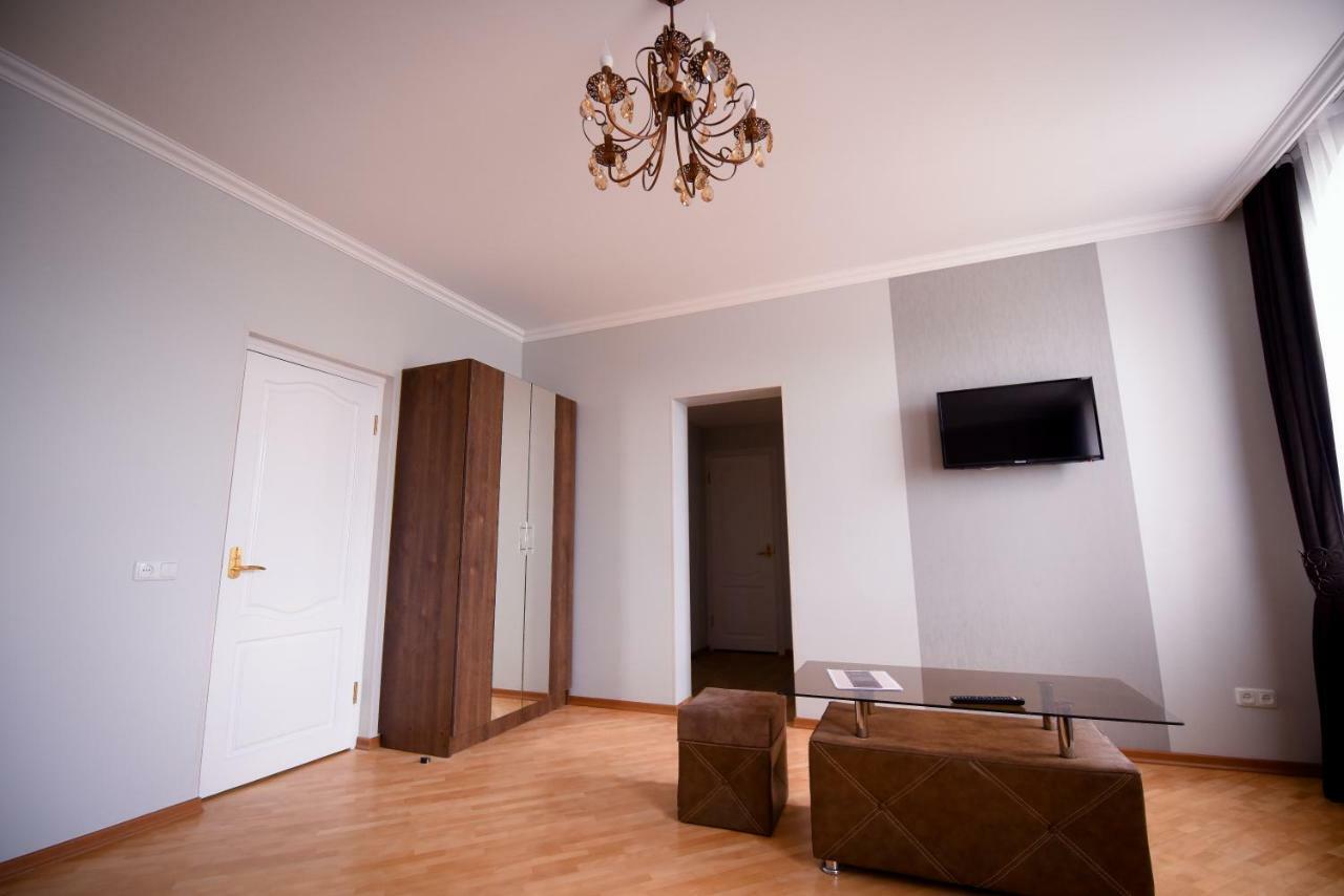 Royal Palace Hotel Vanadzor Esterno foto
