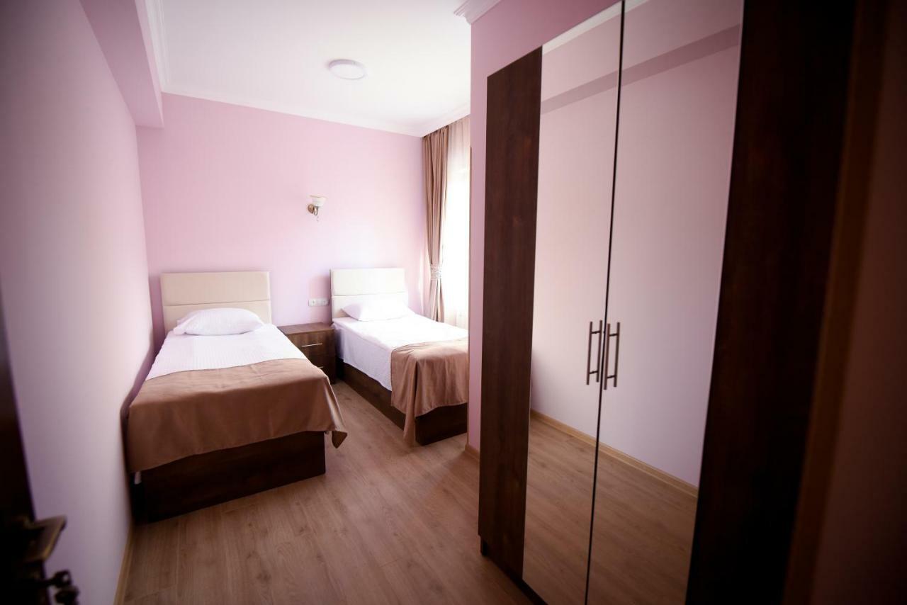 Royal Palace Hotel Vanadzor Esterno foto
