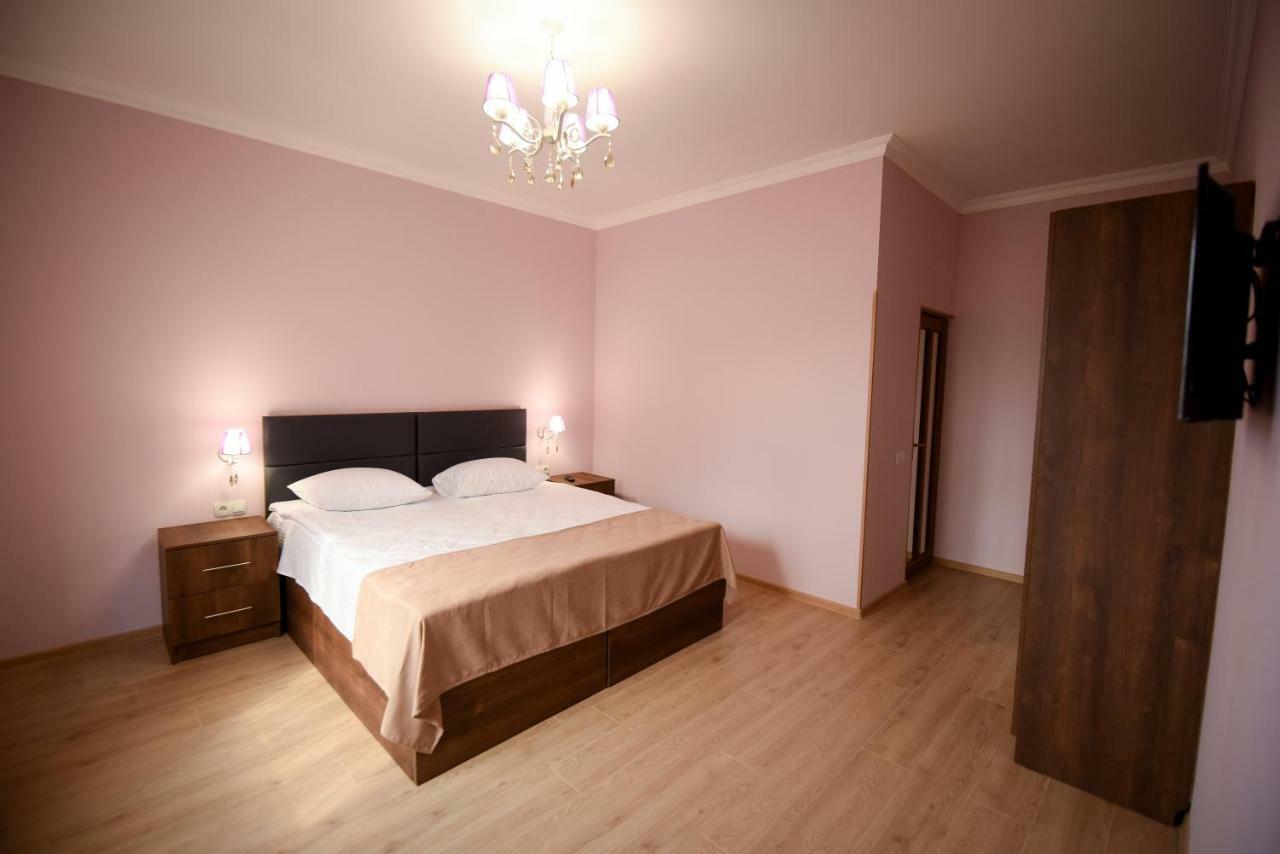 Royal Palace Hotel Vanadzor Esterno foto