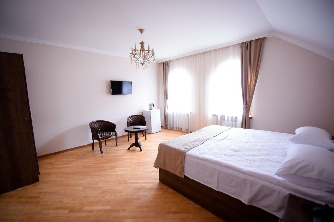 Royal Palace Hotel Vanadzor Esterno foto