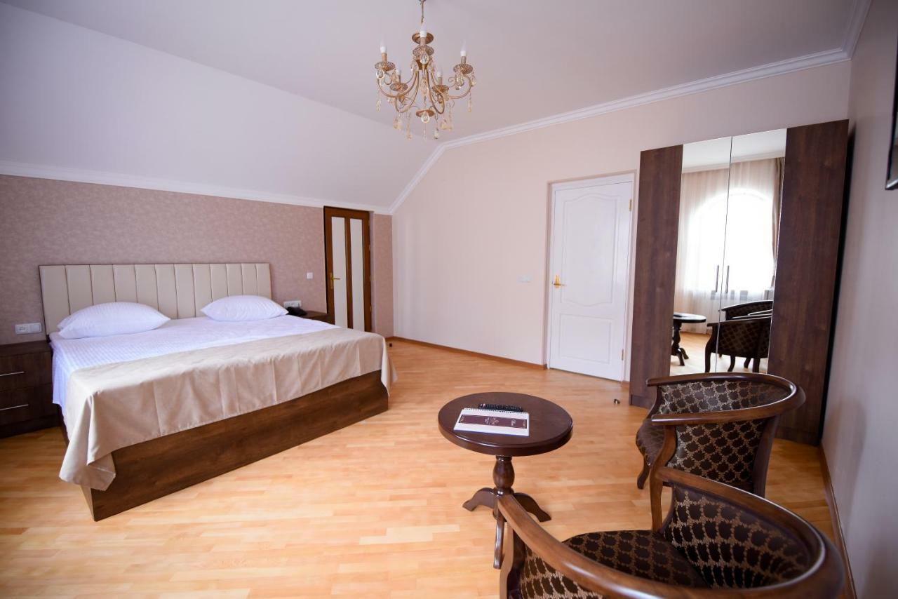 Royal Palace Hotel Vanadzor Esterno foto
