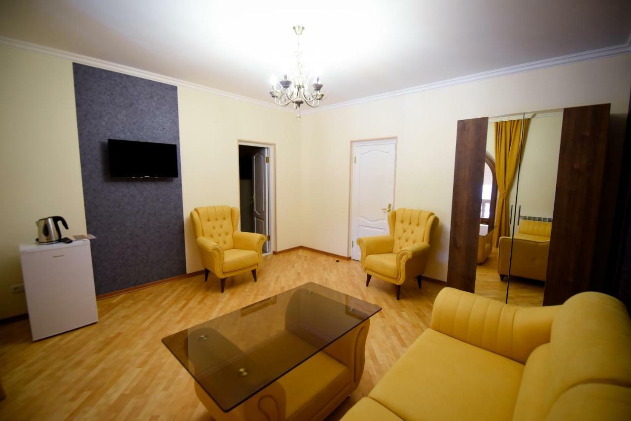 Royal Palace Hotel Vanadzor Esterno foto