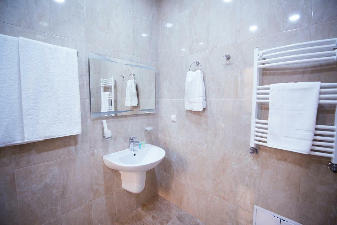 Royal Palace Hotel Vanadzor Esterno foto