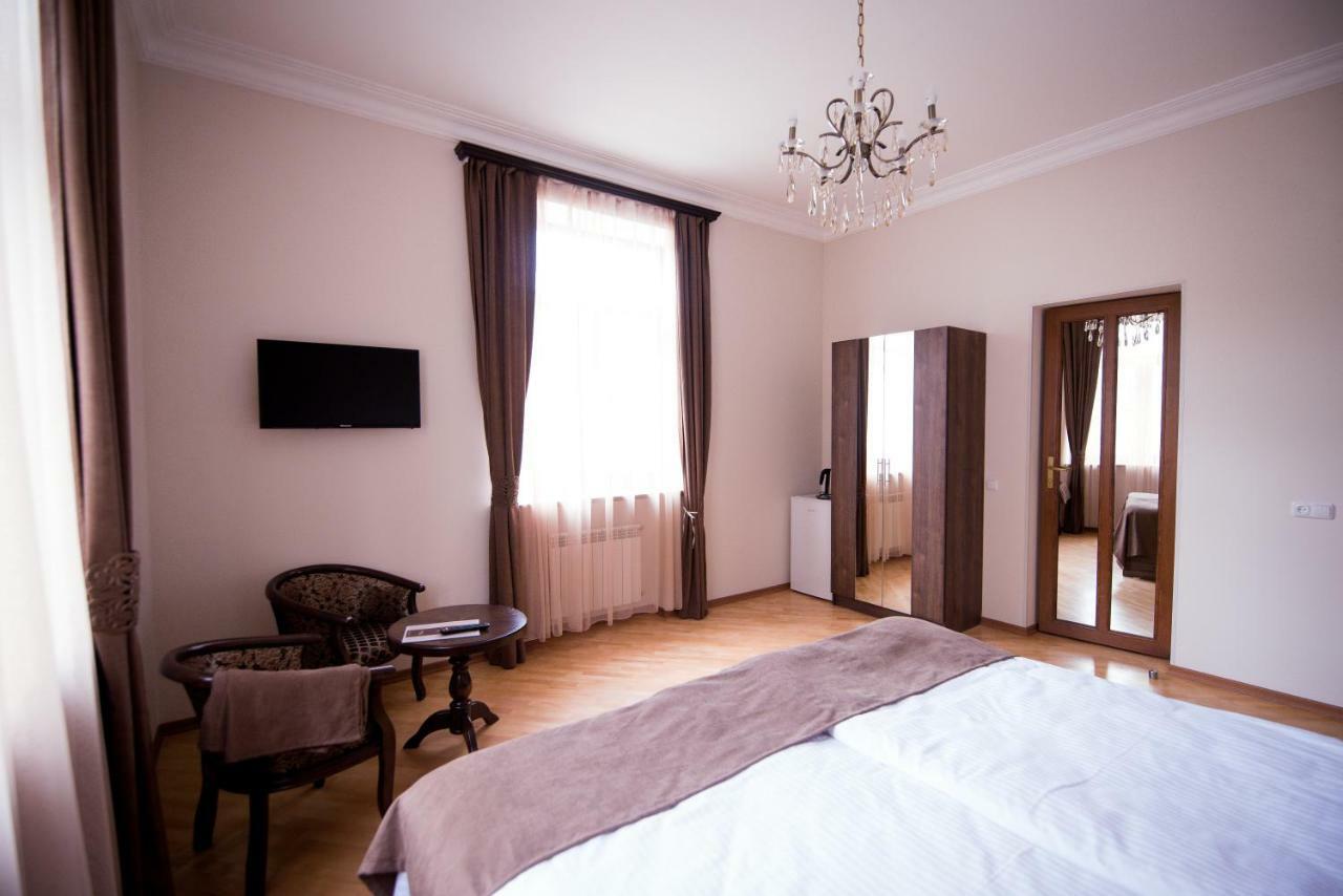 Royal Palace Hotel Vanadzor Esterno foto